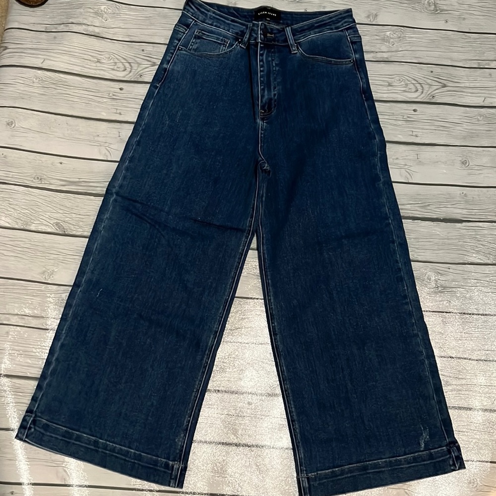 ⭐️NEW WITH TAGS⭐️ Women’s Risen Denim